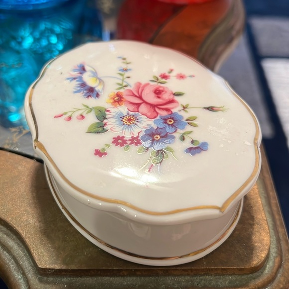 Vintage Other - Vintage Japan Irice Import floral gold accent porcelain trinket dish with lid